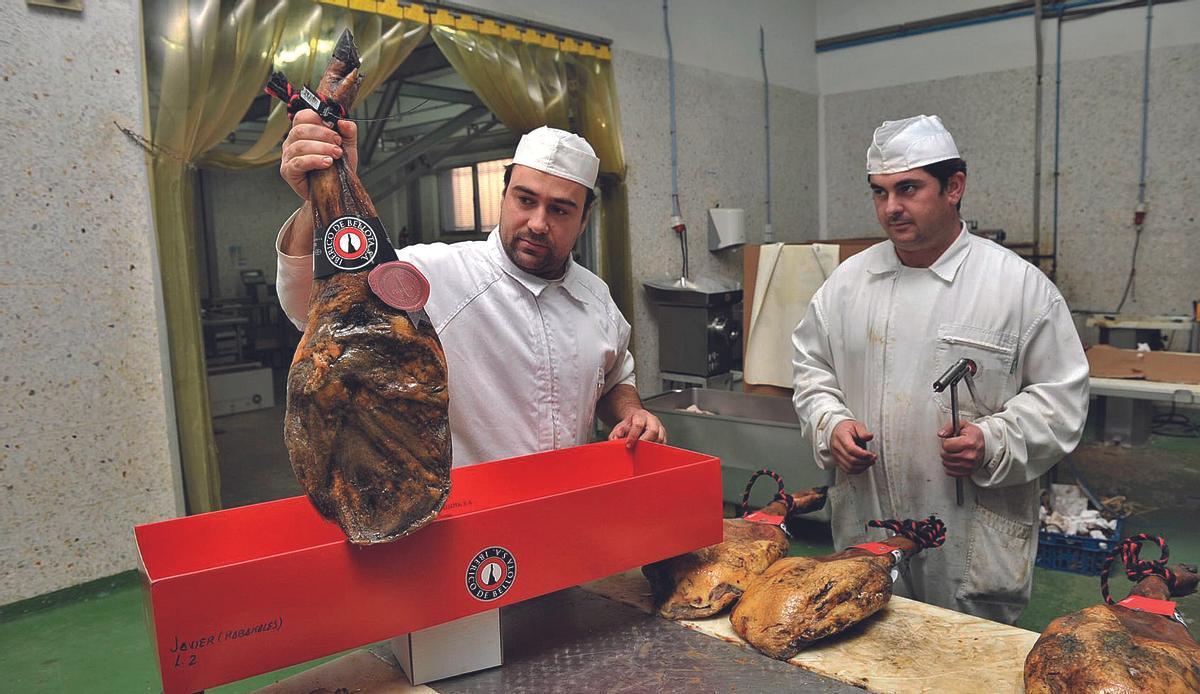 El jamón de bellota 100% ibérico de Los Pedroches reúne unas características únicas que lo convierten en un producto único.