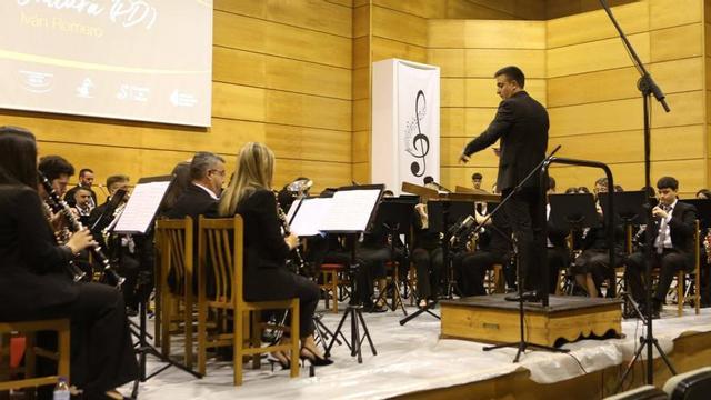 Festival de Bandas de Música de Silleda celebrado ayer en el Auditorio de la Semana Verde. | BERNABÉ/AMANDA CASTRO