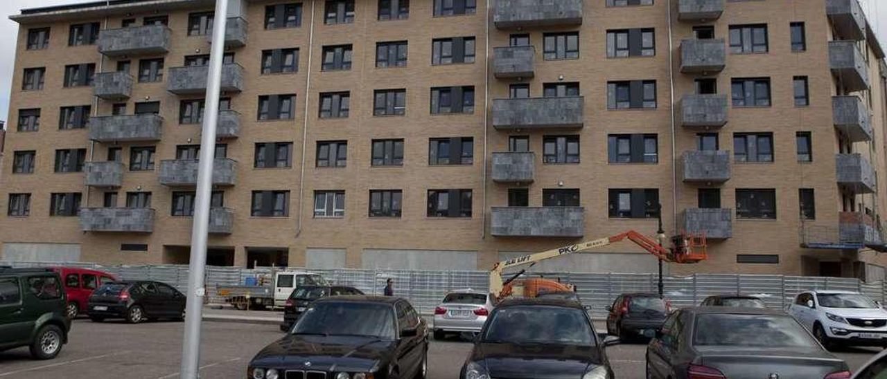 El edificio de viviendas en Langreo Centro.