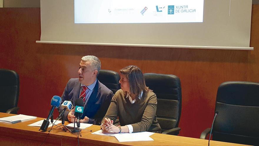 Valentín García e Cecilia Vázquez, onte, durante a presentación da sexta edición de &#039;Lingua de namorar&#039;.