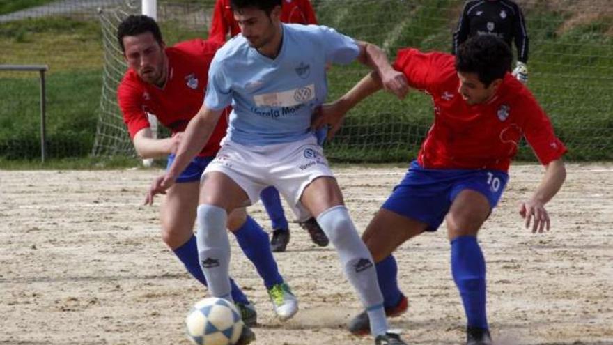 Martín Barreiro (en la foto), Ayaso, Vicente y Beiroa sopesarán la oferta de renovación. // Bernabé