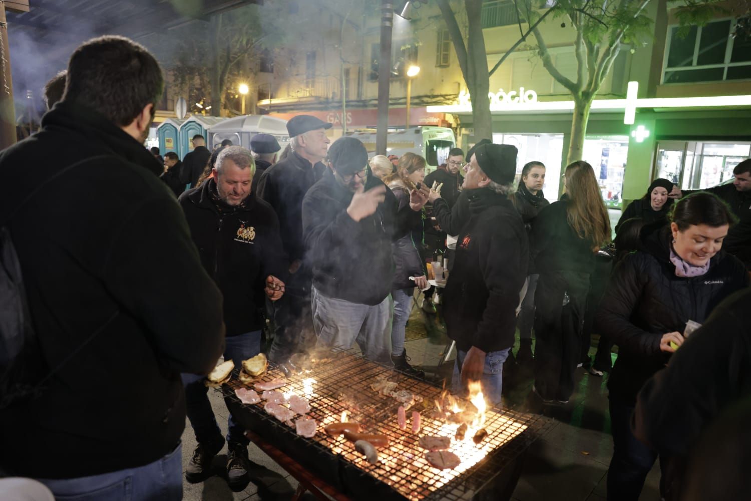 Sant Antoni | Búscate en las imágenes del 'Primer Ball' de los 'Dimonis' de Manacor