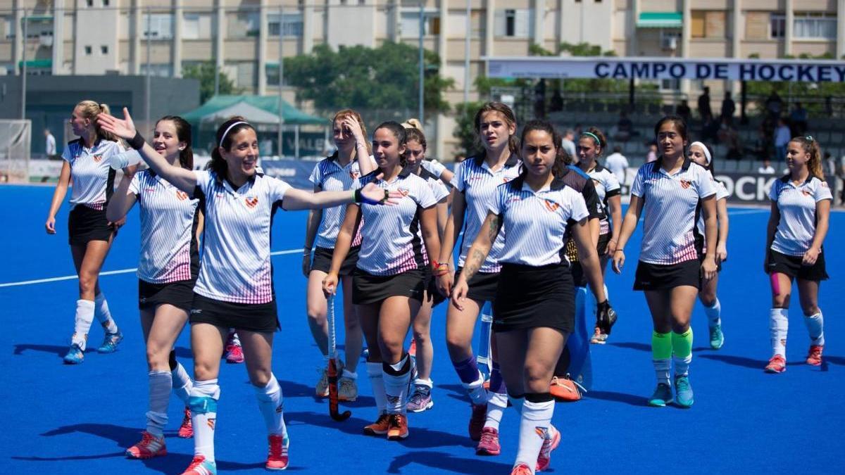 Jugadoras del Valencia CH en el polideportivo de Beteró.