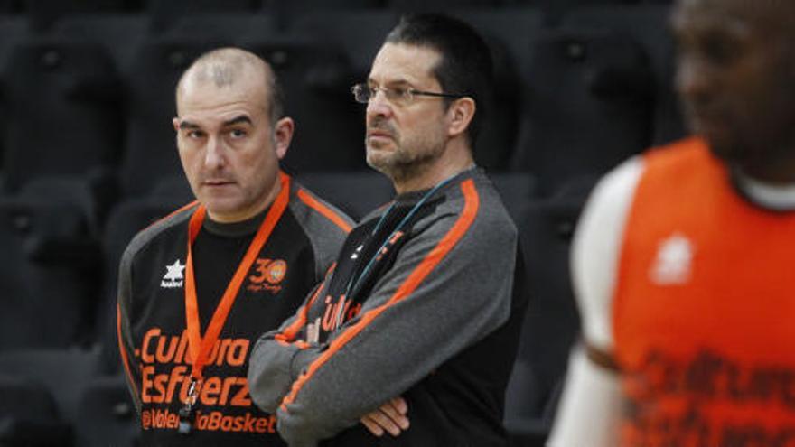 Pedro Martínez, en el entrenamiento de este martes en La Fonteta