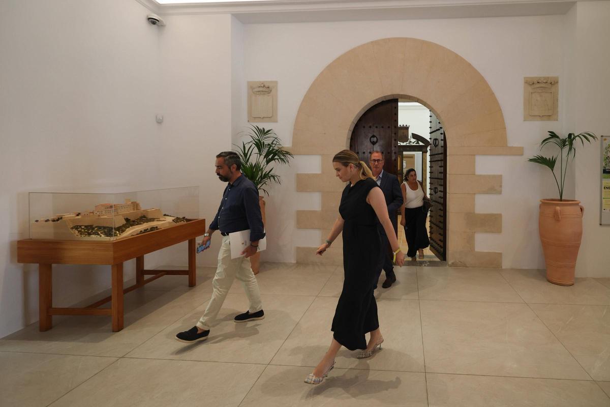 Todas las imágenes de la rueda de prensa en Ibiza de la presidenta del Govern, Marga Prohens
