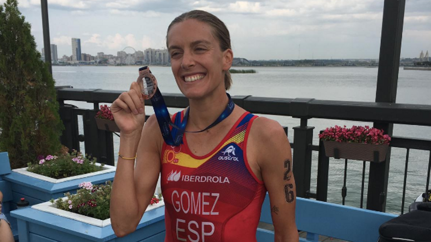 La ilicitana Tamara Gómez con su medalla de bronce