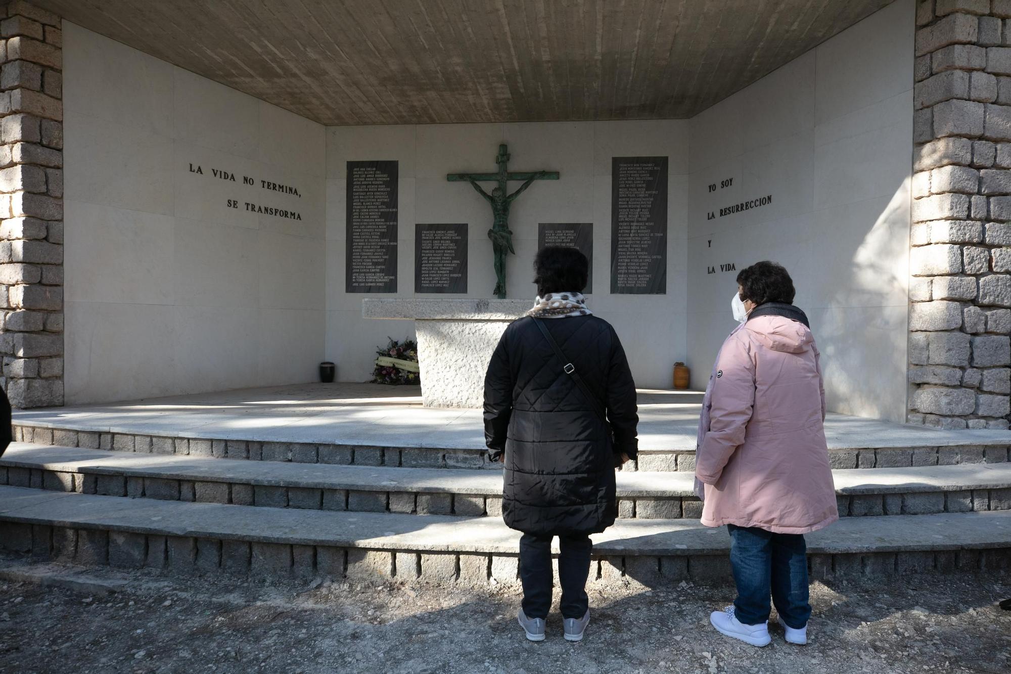 Homenaje a las víctimas del accidente aéreo de ses Roques Altes