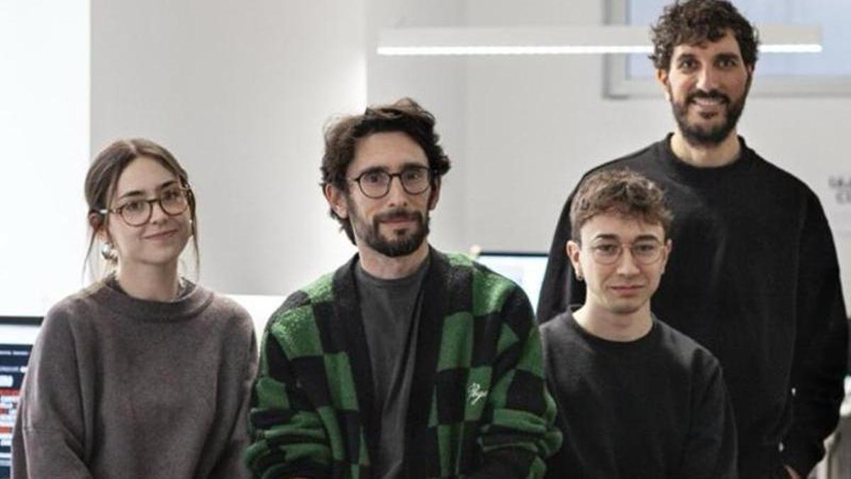 El equipo ocreativo Anto Moreno, que ha diseñado el cartel.