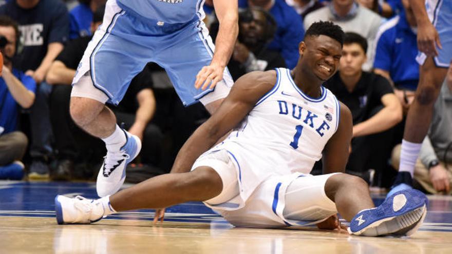 Zion Williamson, en el momento de la lesión.