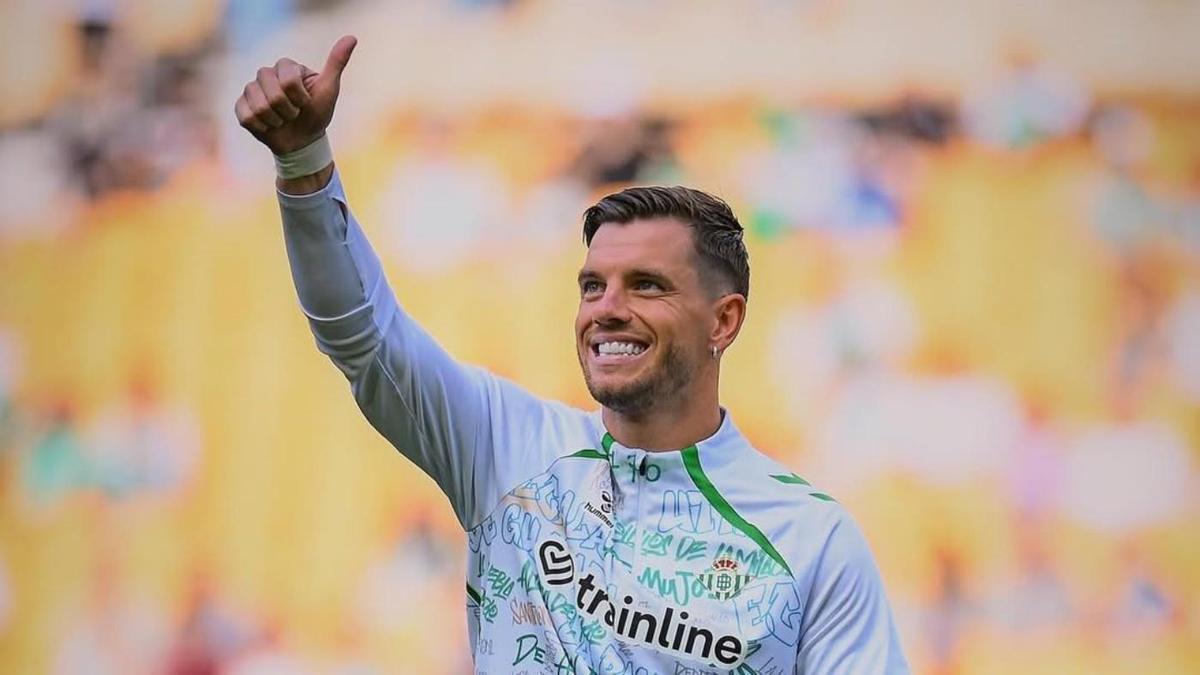 Giovani Lo Celso, en el calentamiento de un partido con el Betis esta temporada en La Cartuja