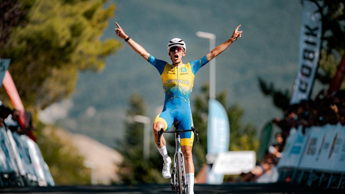 Benjamín Noval se proclama campeón de España en ruta junior por segundo año consecutivo