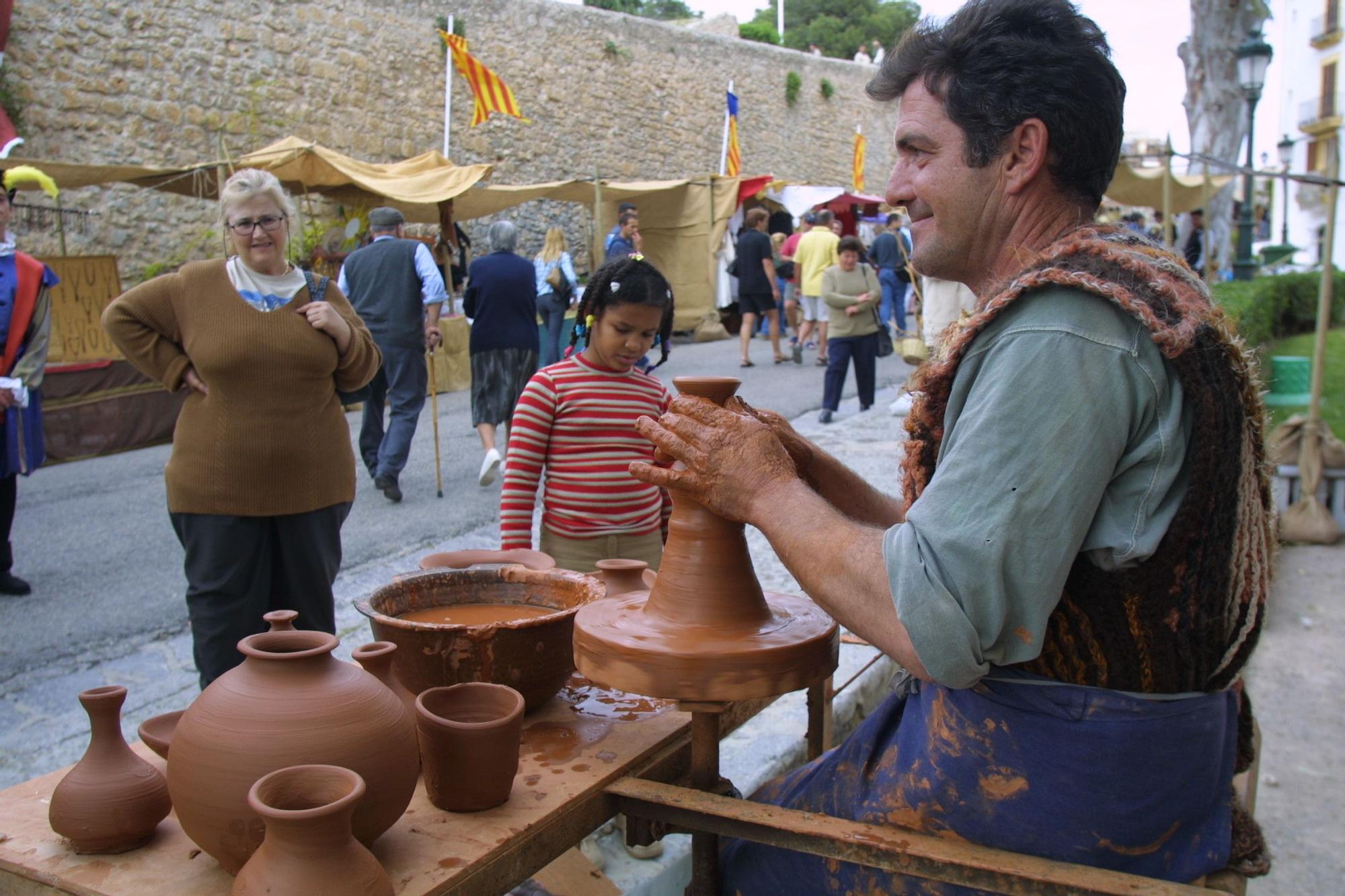 Edición de 2003 de la Feria Medieval de Ibiza.