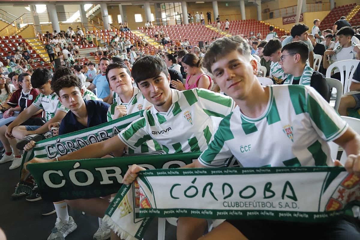 Play off de ascenso | La afición cordobesista en Vista Alegre, en imágenes