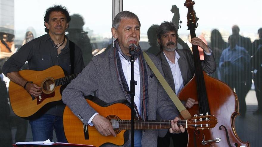 Joaquín Carbonell celebra 50 años de música con un recital que se editará en un libro-CD