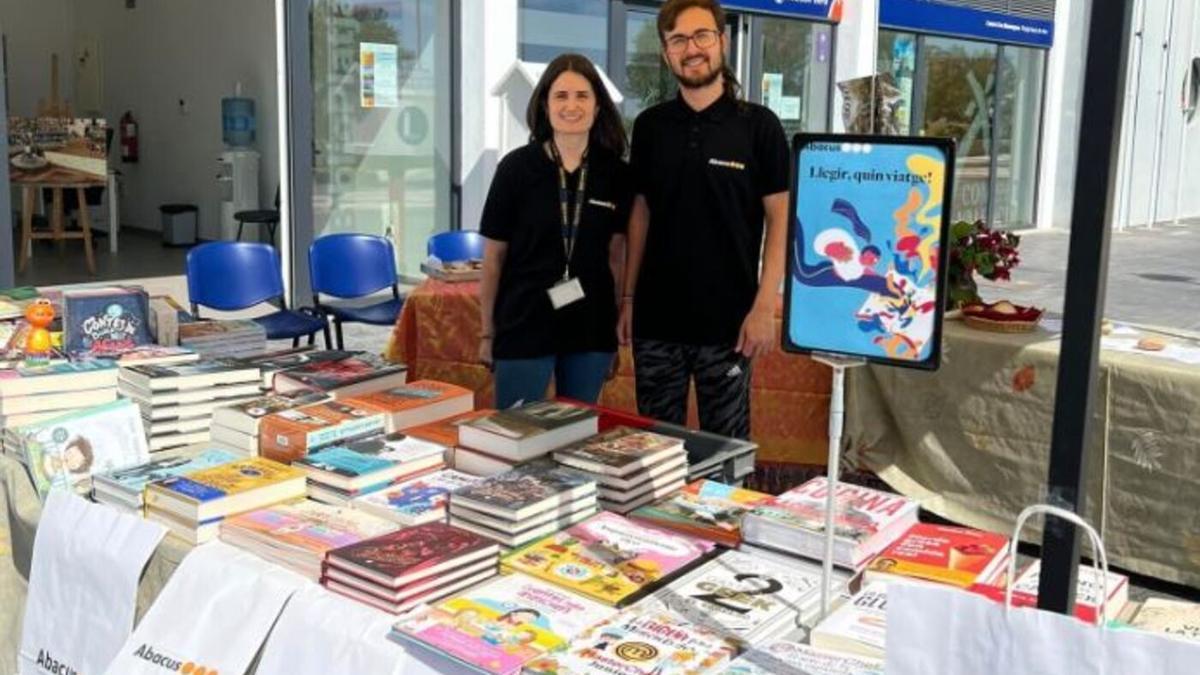 Una fireta del libro instalada en la biblioplaya