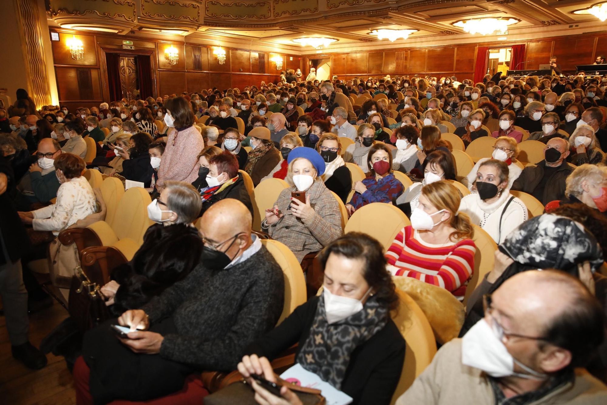 La actuación de Saras Baras en Gijón, que llenó el Jovellanos, en imágenes