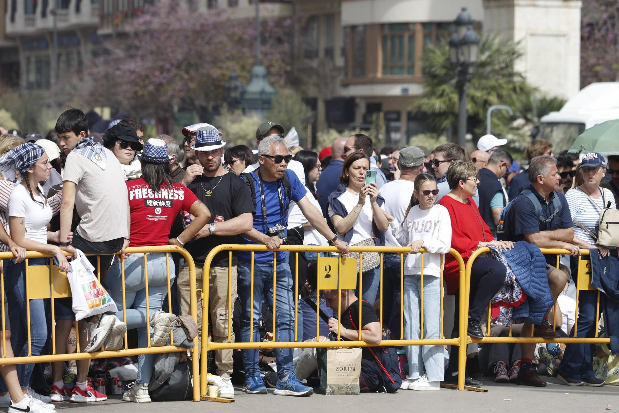 Búscate en la mascletà del 18 de marzo