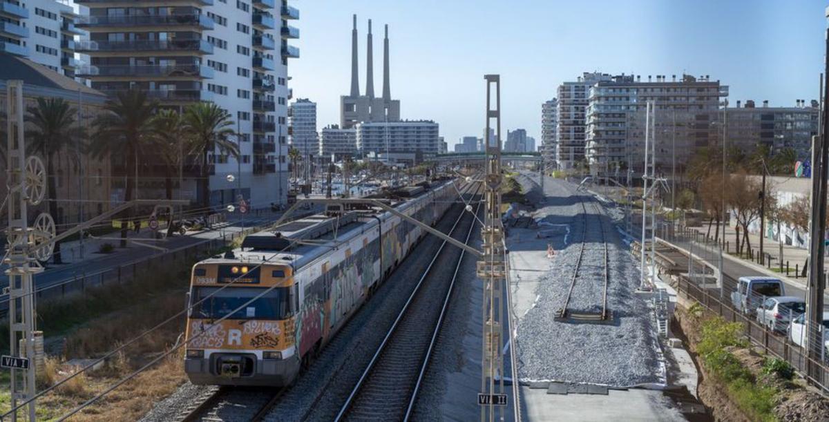 Rodalies llança els nous abonaments de Regional i de Mitjana Distància Rodalies llança els nous abonaments de Regional i de Mitjana Distància