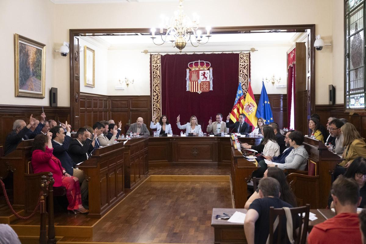 Votación de la moción de petición a Sánchez de la deuda por los impuestos.