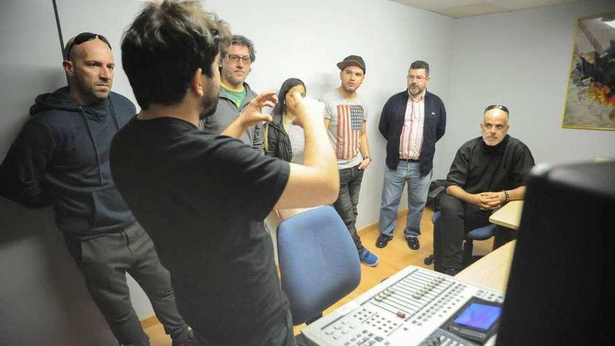 La clase experimental de ensayo general de un grupo musical en los locales de ensayo. // Iñaki Abella