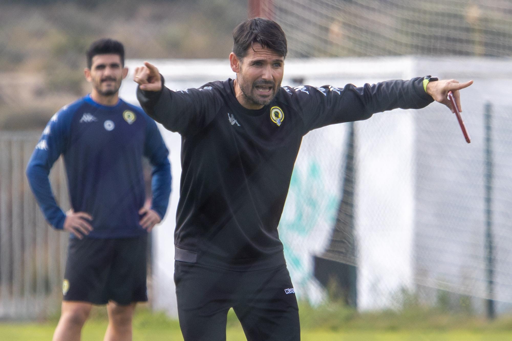 Primer entrenamiento de Lolo Escobar, nuevo entrenador del Hércules