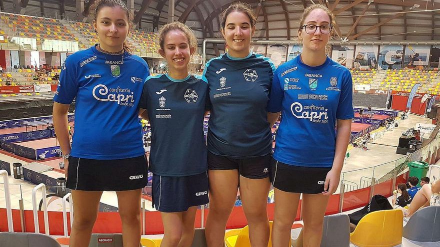 El equipo de las meañesas, en el Campeonato de España. | // FDV