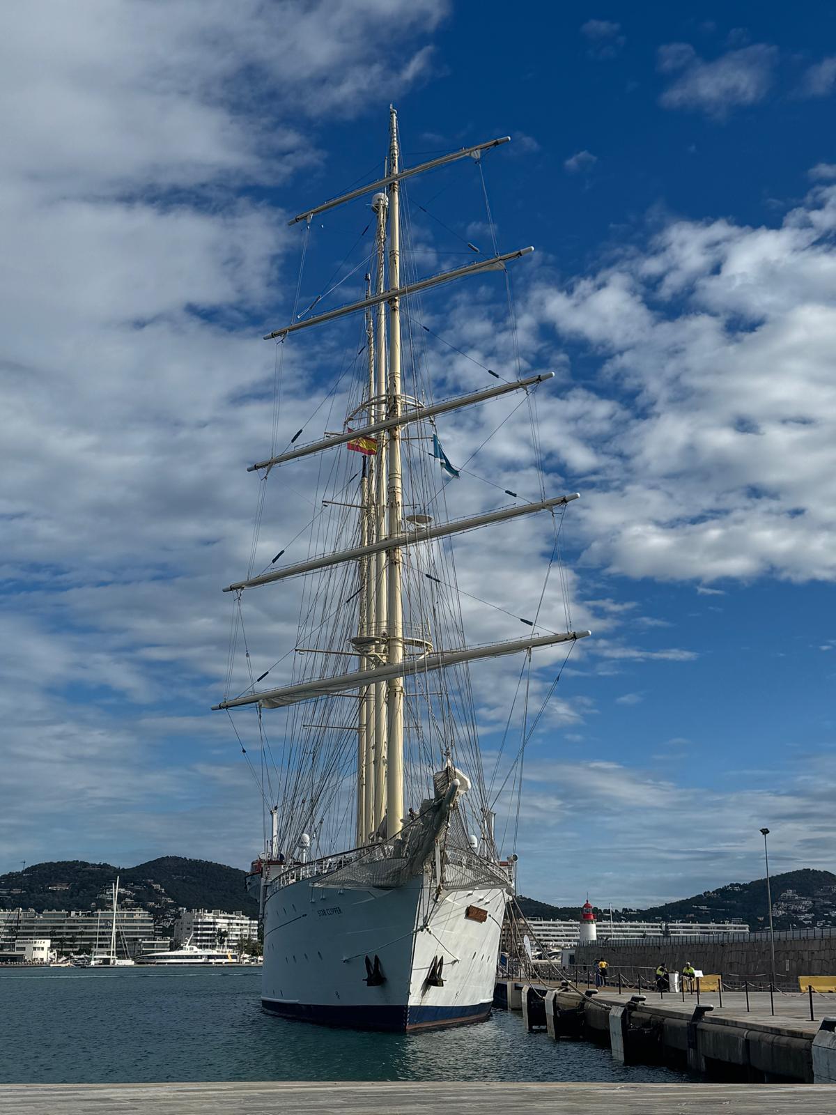 El crucero en el puerto de Ibiza