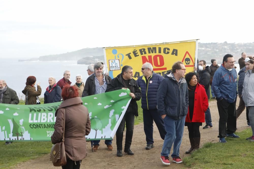 Manifestación "Asturies, un futuro sin carbón" de colectivos ecologistas.