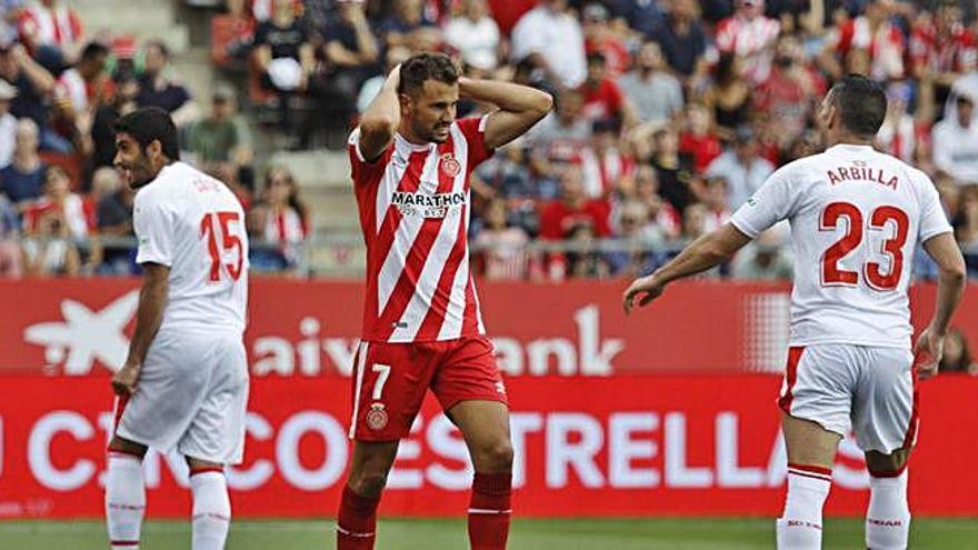 Stuani es lamenta en un partit contra l&#039;Eibar en què el Girona va acabar perdent per culpa d&#039;un mal segon temps.