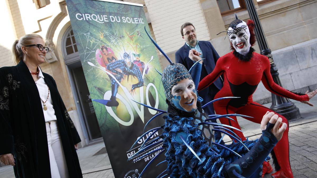 Presentación del espectáculo OVO del Circo del Sol.