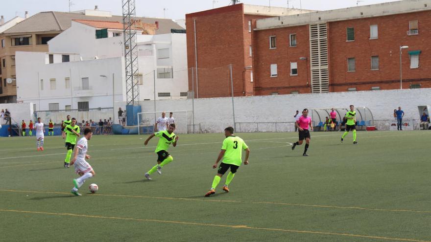 Momento del partido disputado por el Eldense en Buñol.