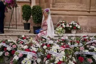 Ofrenda floral a la Virgen de la Victoria