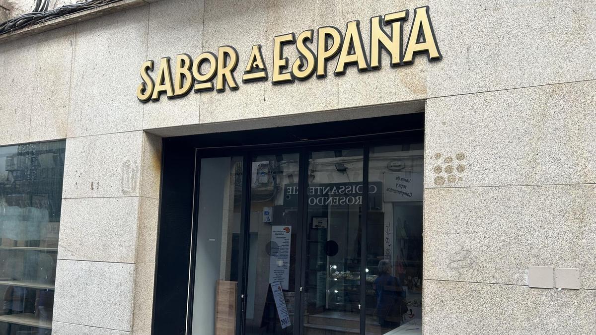 Vídeo | La tienda 'Sabor a España' cierra en Pintores de Cáceres tras solo un año de actividad