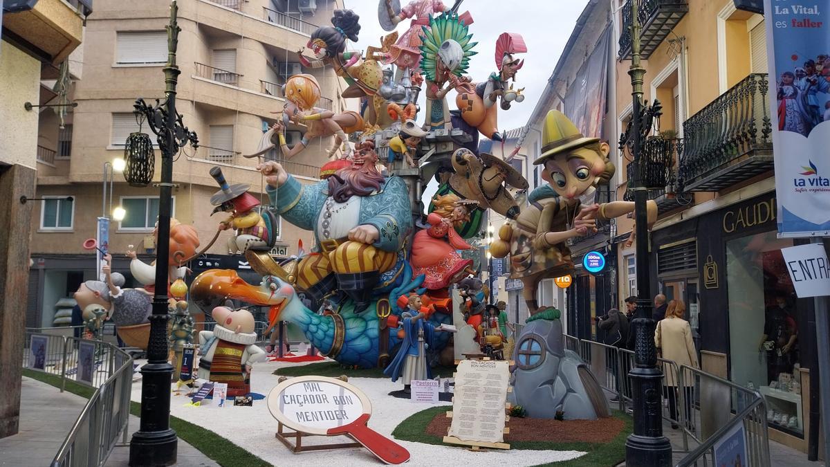 La falla de la Vilanova de Gandia, que vuelve a partir como favorita para ganar en la Sección Especial