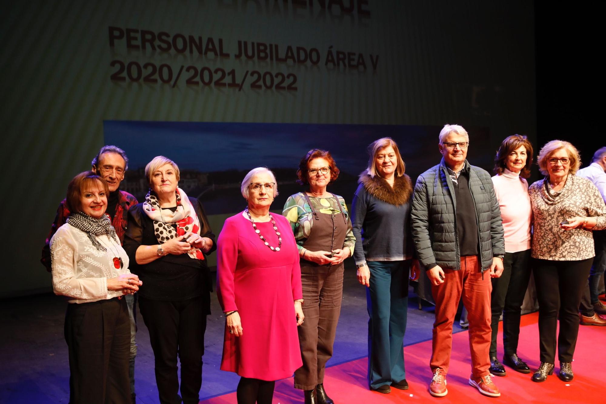 Multitudinaria gala de sanitarios jubilados de Gijón