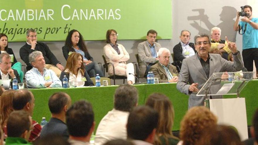 CC advierte a Nueva Canarias que se olvide de pactos si le roba candidatos