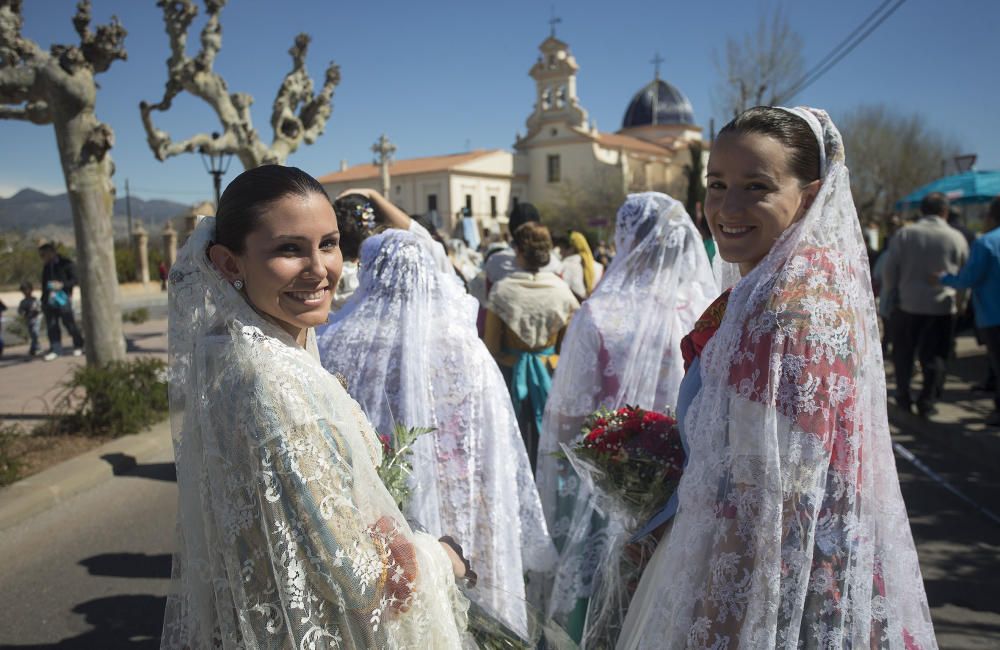 Magdalena 2017: Devoción en la Ofrena a la Verge de Lledó