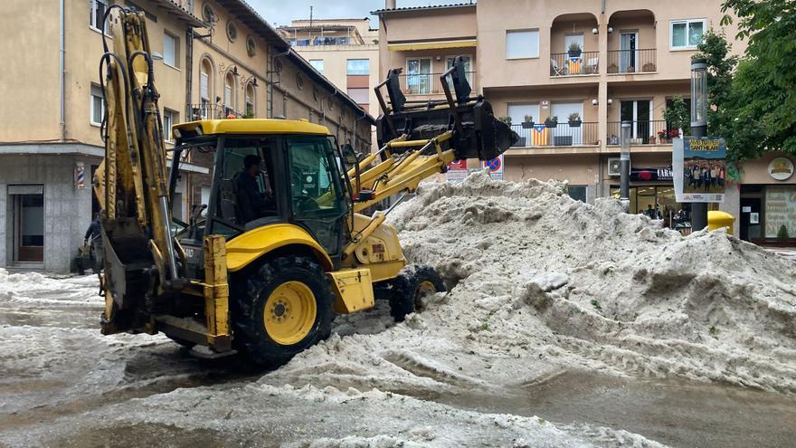 Sant Hilari Sacalm torna a la normalitat després de retirar set camions de pedra