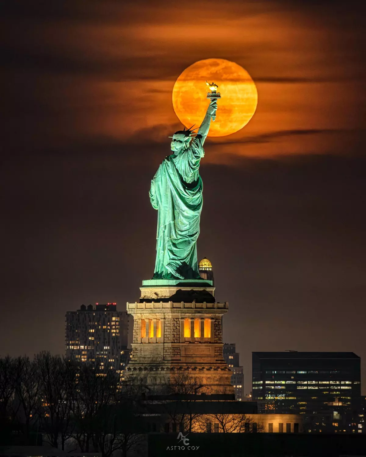 ¿Cómo saber en qué fase está la luna? Orihuela te lo enseña