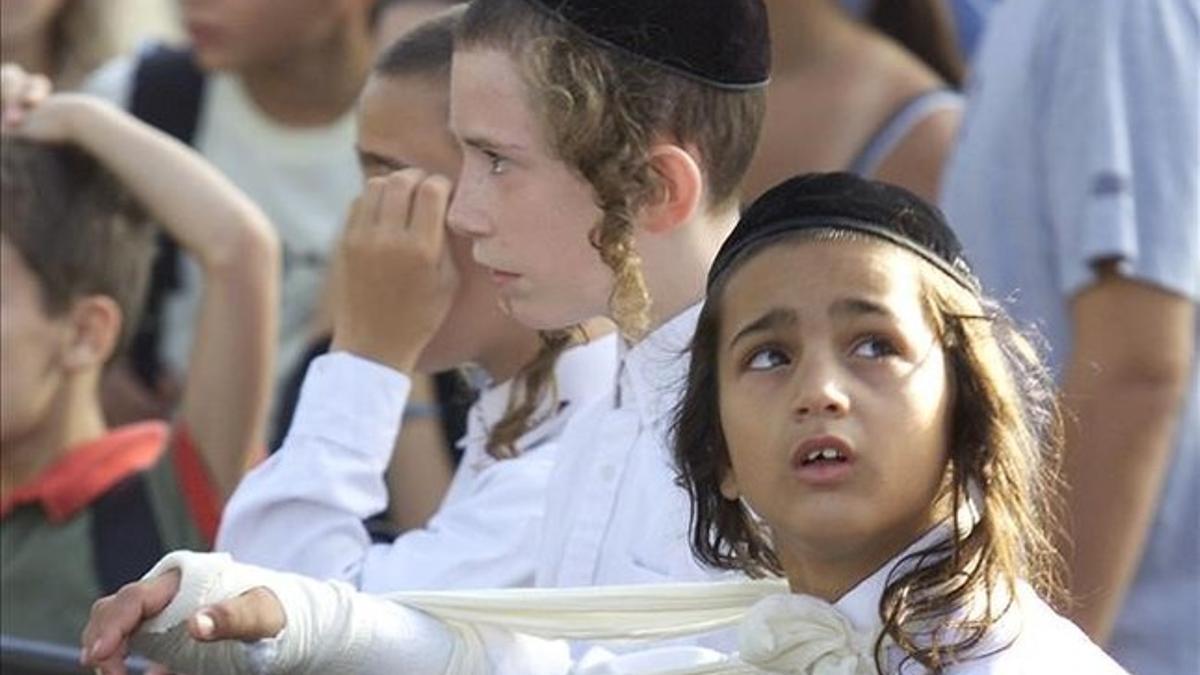 Niños judíos ultra ortodoxos.