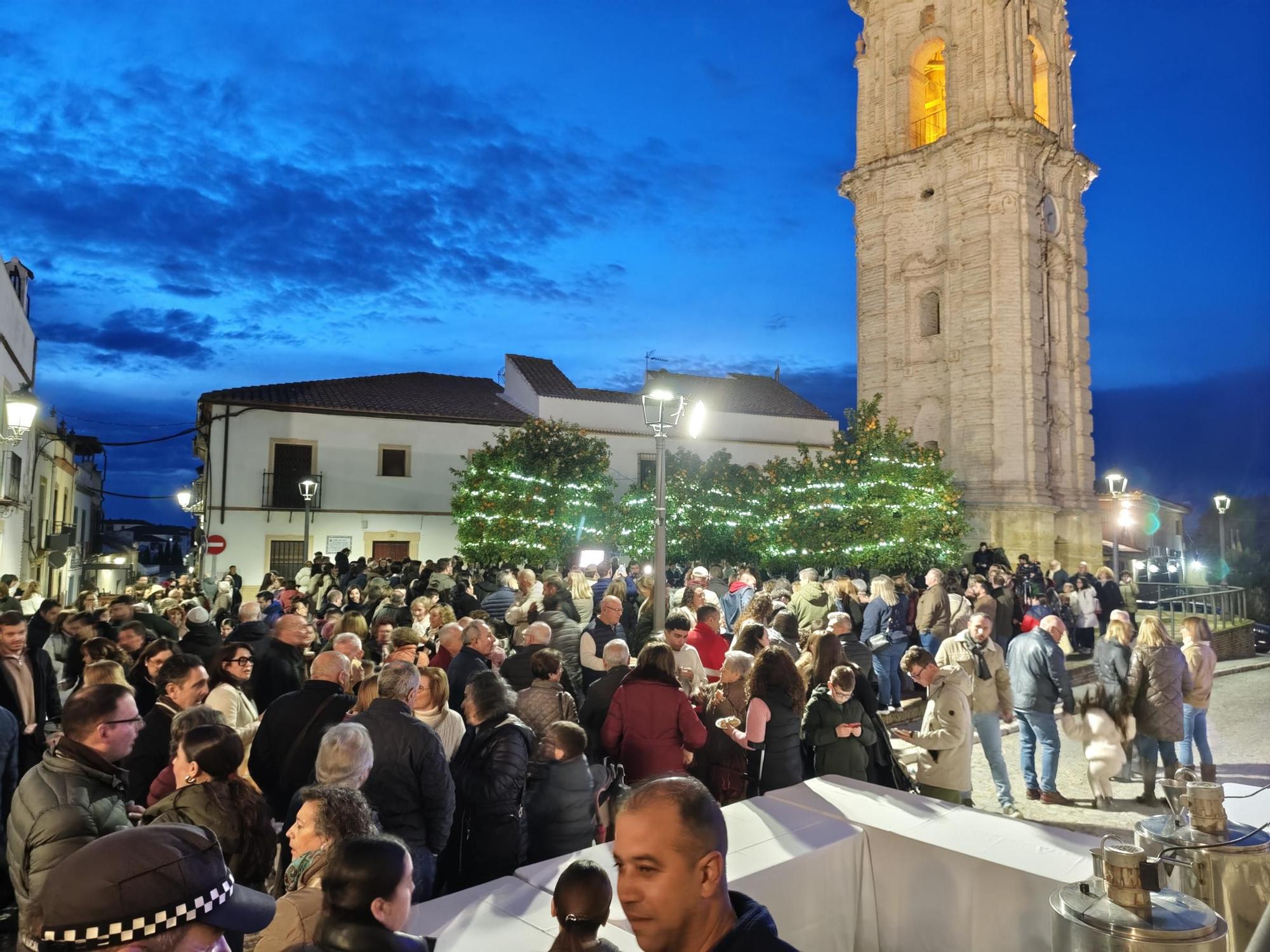 NAVIDAD EN AGUILAR | Aguilar de la Frontera empieza el año con roscones  gigantes y sueños al cielo