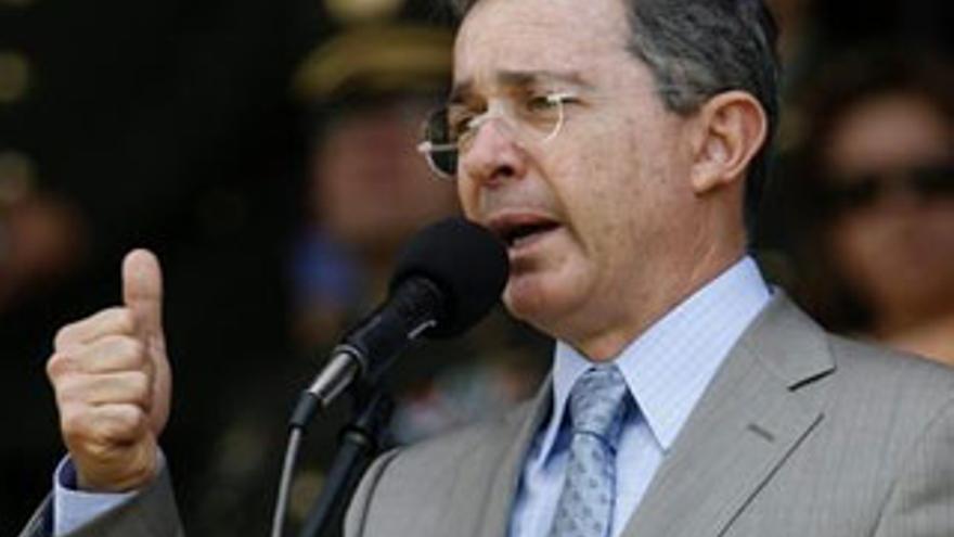 Uribe creará una &quot;zona de encuentro&quot; para negociar con las FARC