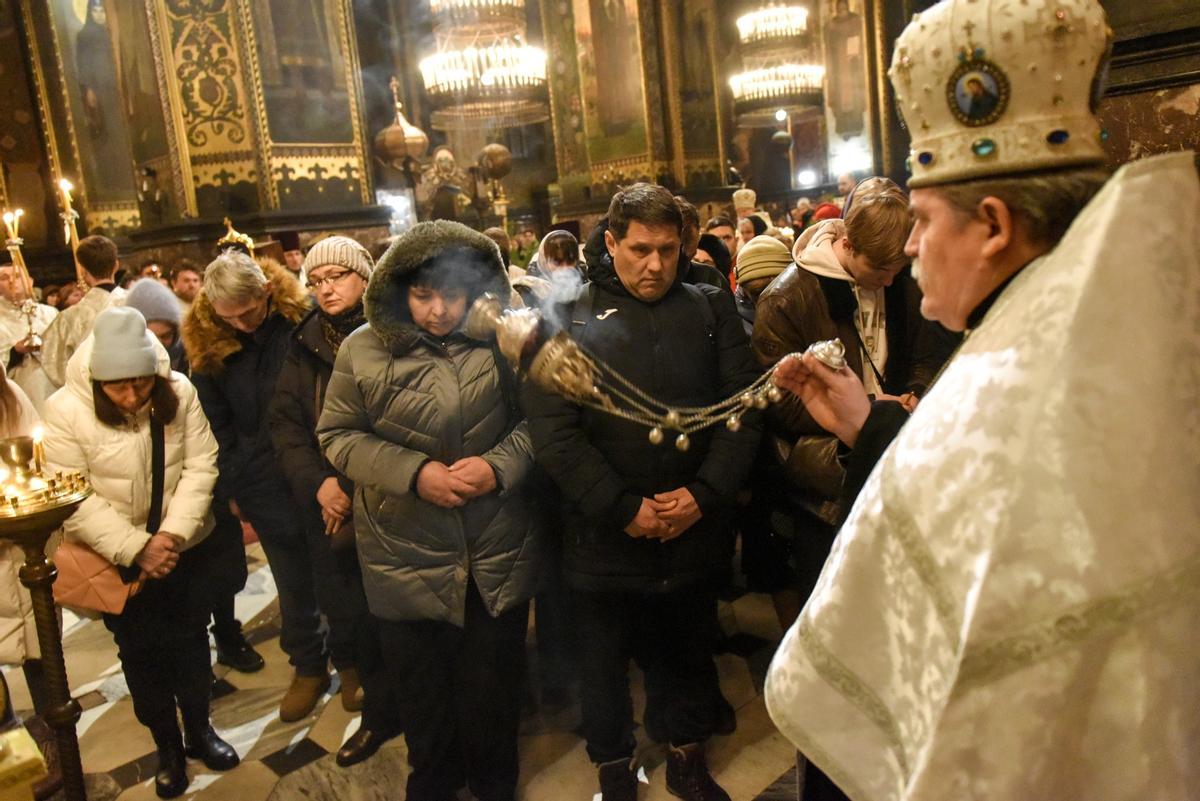  Los creyentes ortodoxos celebran la Navidad el 07 de enero según el calendario juliano.