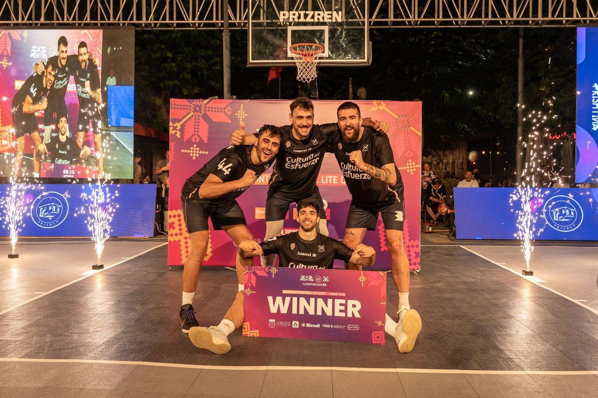 El Valencia Basket 3x3 celebrando el triunfo del campeonato