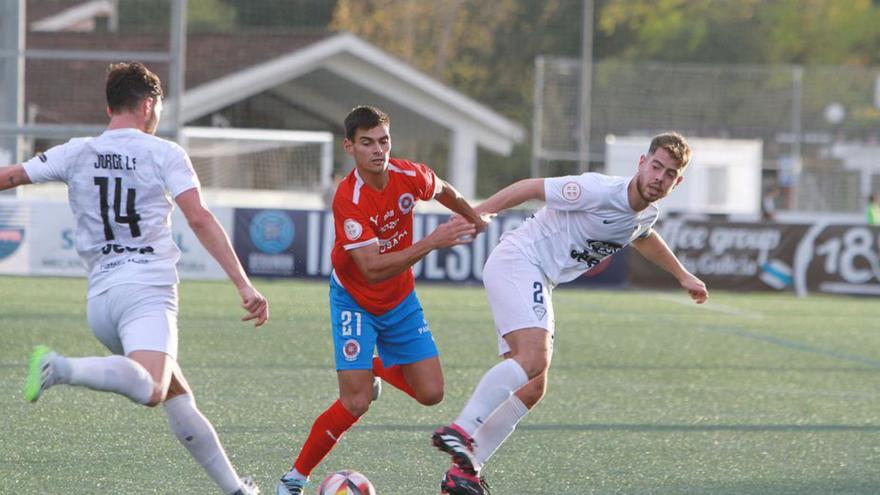 La Unión Deportiva Ourense vuelve a ver la victoria en el campo de A Grela