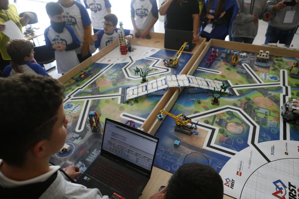 El equipo 'Robosapiens' del colegio Sant Pere, en Palma, gana la 'FIRST LEGO League 2020'