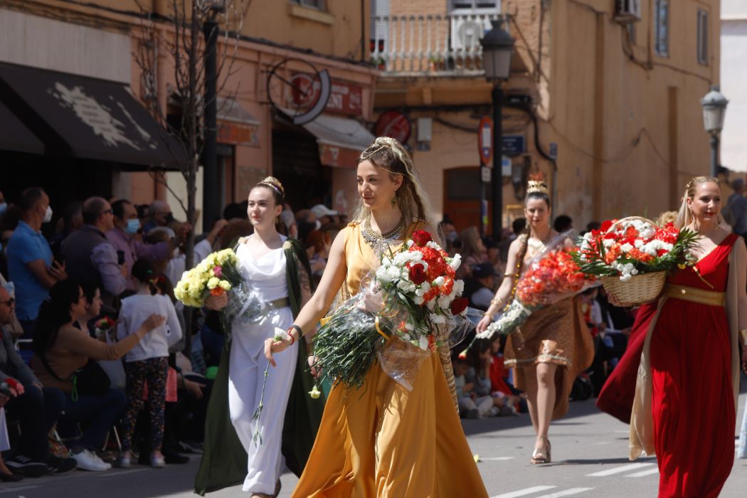 Flores y alegría para despedir la Semana Santa Marinera en el desfile de Resurrección