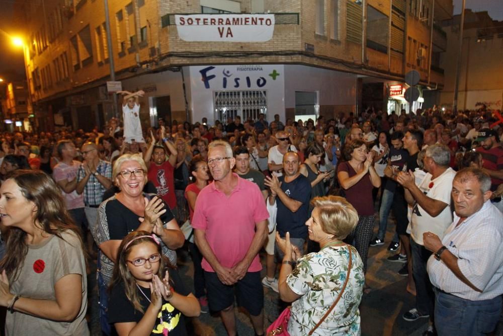 Tensión en El Rollo en el séptimo día de protestas por el soterramiento