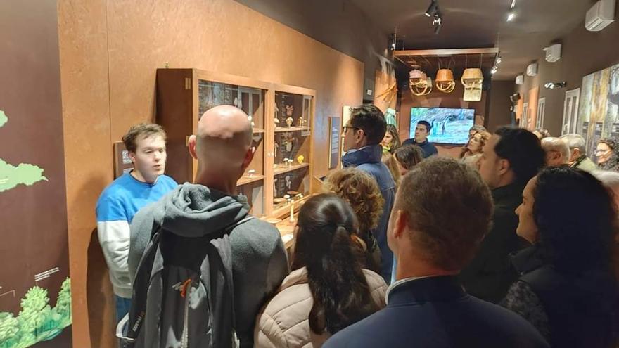 Visita al Museo Micológico de Monesterio durante el programa de dinamización de Diputación