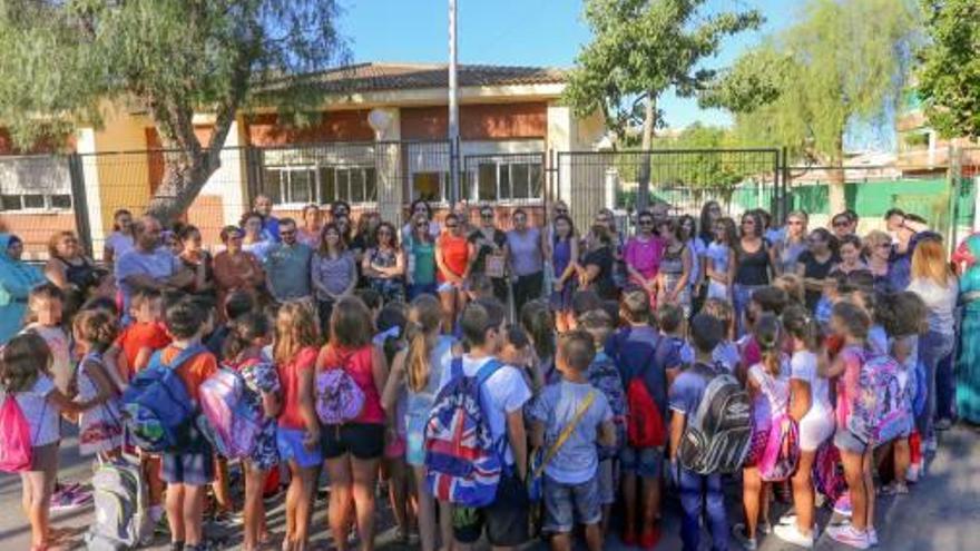 Protesta en el colegio Antonio Sequeros de Benejúzar.